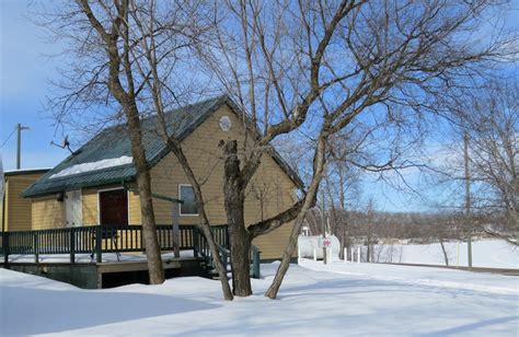 resorts on lake metigoshe.